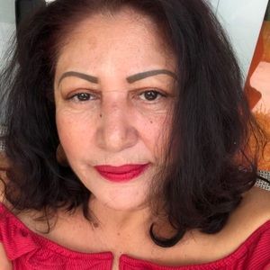 Meet your Posher, Leonor